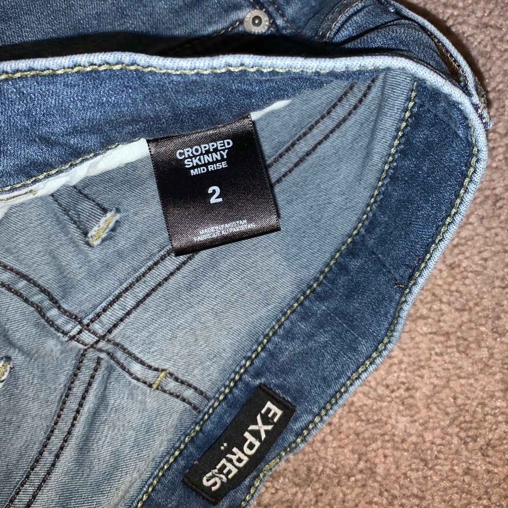 Express Distressed Jeans - Picture 4 of 5